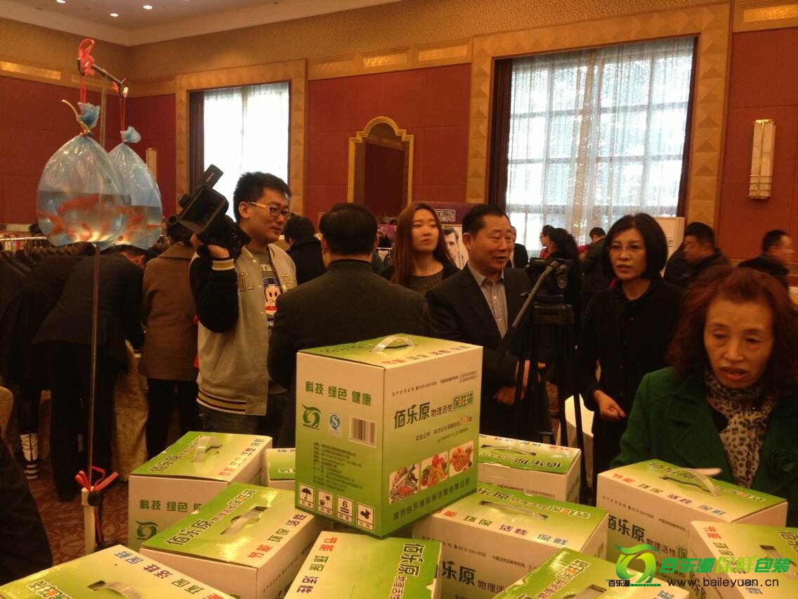 百樂源褚總在濰交會現場接受媒體采訪